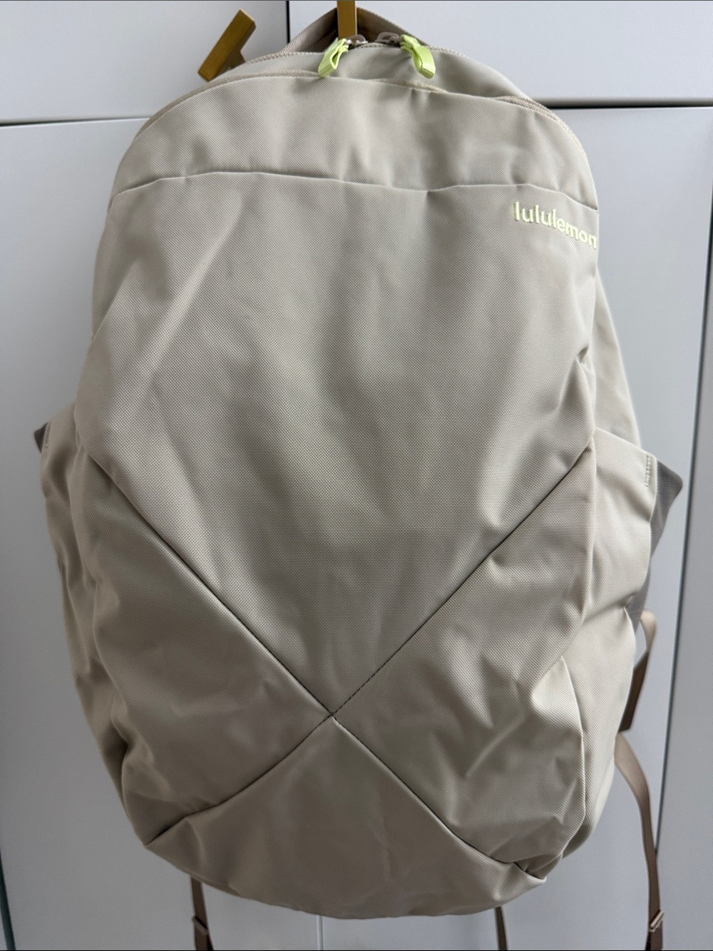 lululemon athletica Unisex Backpack in Beige with Lime Accents 28L